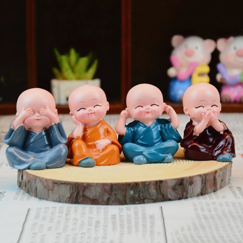 4Pcs Resin Monks